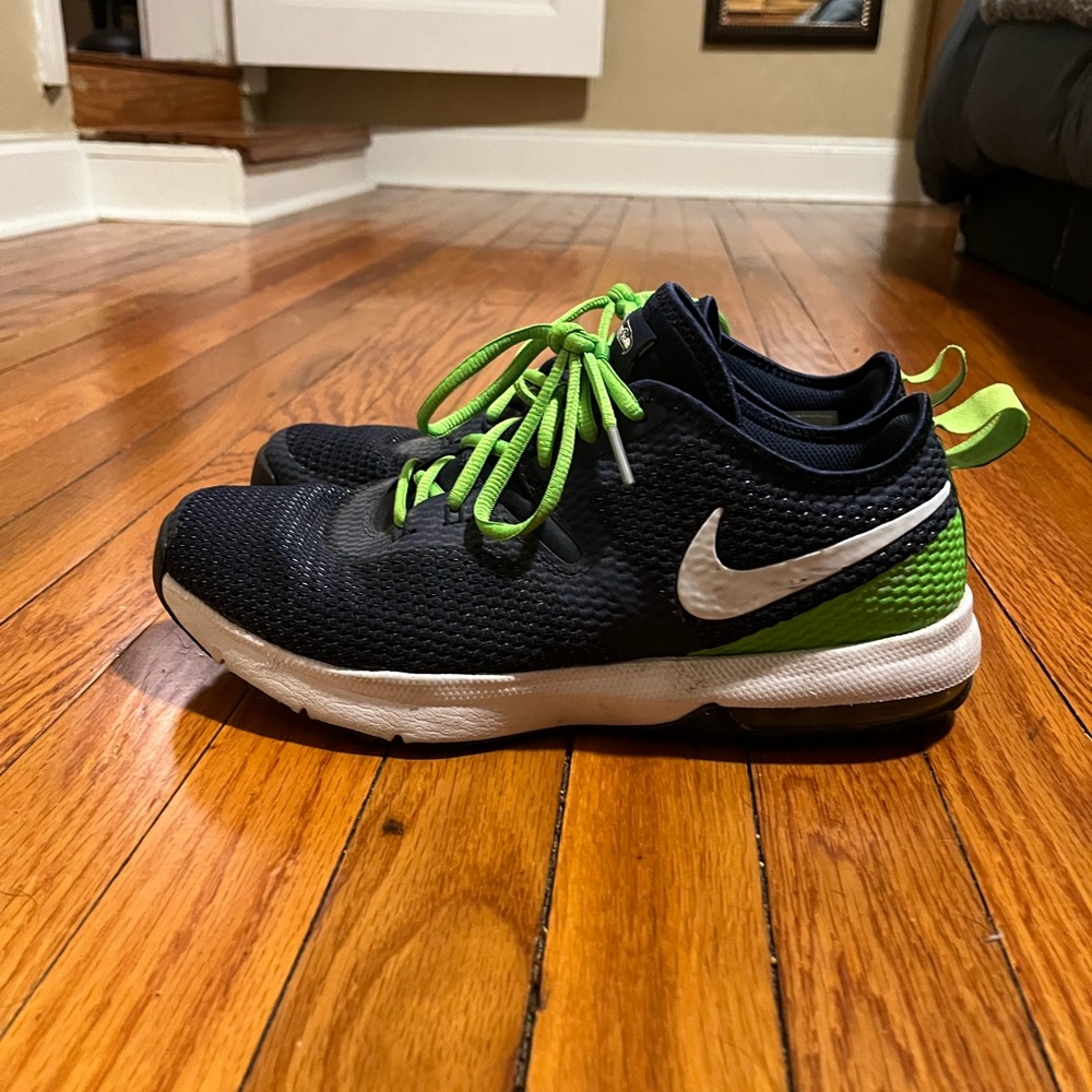 Men’s Nike Seahawk Shoes